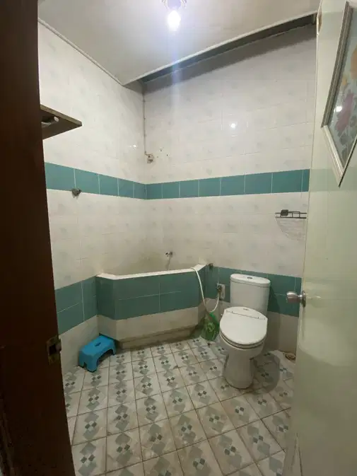 Spacious 6-Bedroom House in Graha Estetika, Banyumanik, Semarang