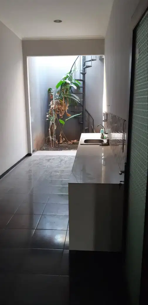Newly Renovated 2-Story House in Mekarwangi