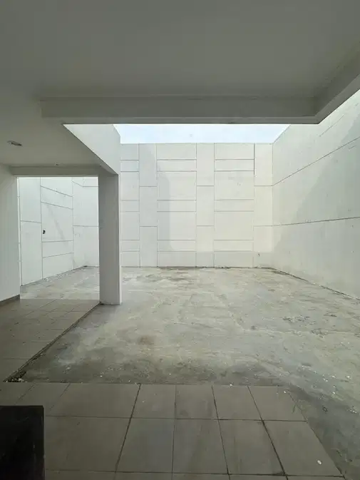 2-Story House with 3 Bedrooms, Unfurnished, Air Conditioned