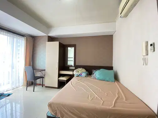 Studio Apartment at Royal Mediterania Garden Residence with Pool View