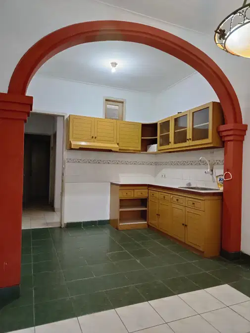 Spacious Private Complex Property in Gegerkalong
