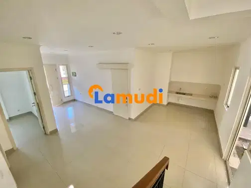 Spacious 4-Bedroom House with Multiple Amenities