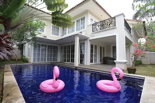Spacious 5+2 Bedroom House in BPR Lippo Karawaci, Tangerang