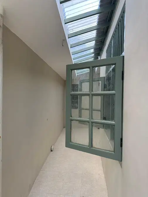 Spacious Office/Workspace Near Lebak Bulus MRT, Ready for Immediate Use