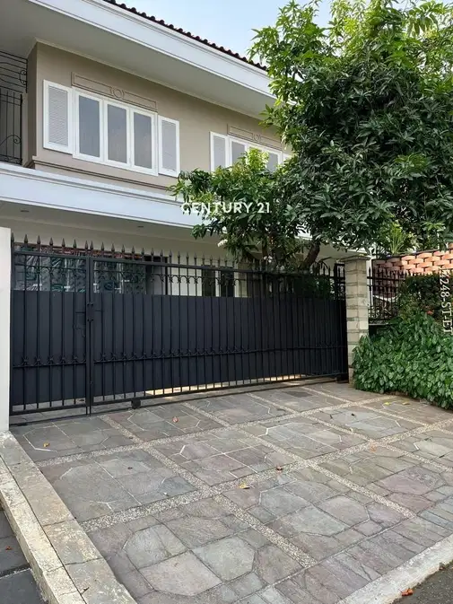 Жабдықталған үй Pondok Indah жеке бассейні бар