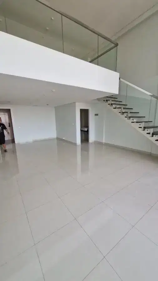 SOHO VIELOFT Ciputra World Duplex Apartment