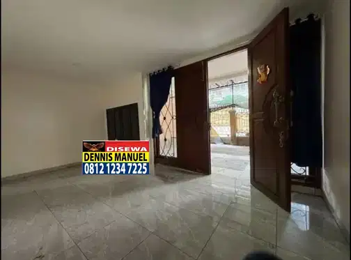 Duta Mas Jelambar кешеніндегі кең 2 қабатты үй