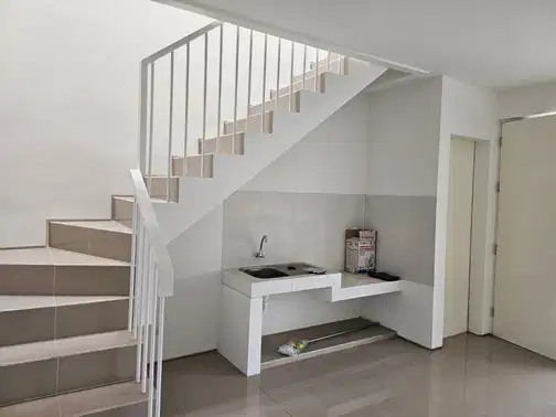 Lake View 2-Story House at Royal Residence Oakwood, Wiyung, Surabaya