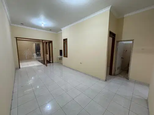 Comfortable 3-Bedroom House in Taman Holis Indah