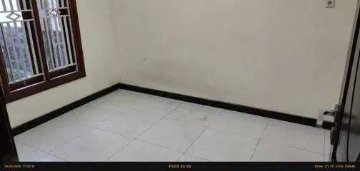 2-этажный дом в Simpang Darmo Permai Selatan