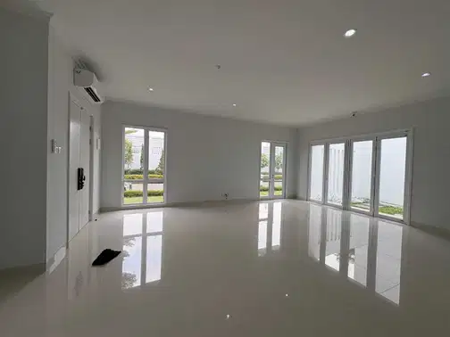 Новый угловой дом в жилом комплексе Pasadena Residence, Gading Serpong