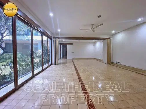 Spacious 2-Story Property with Multiple Rooms and Extensive Facilities