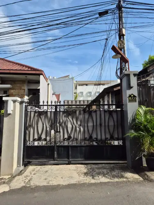 Monthly Family Rental with Multiple Sections, Strategic Location