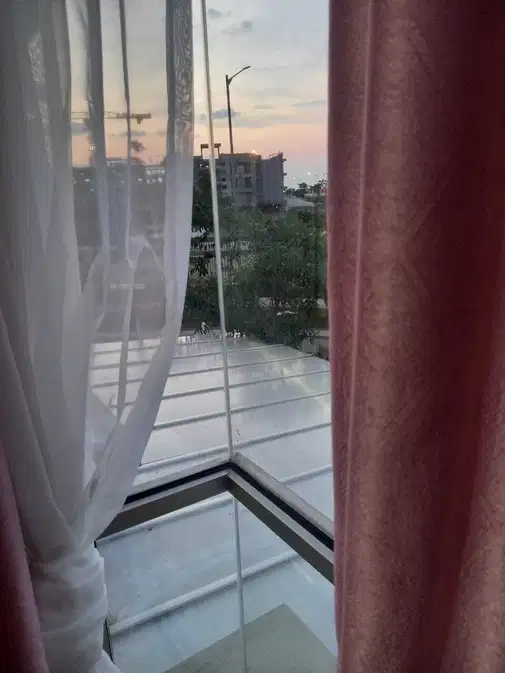 Қазіргі заманғы ыңғайлары бар стратегиялық орналасқан пәтер