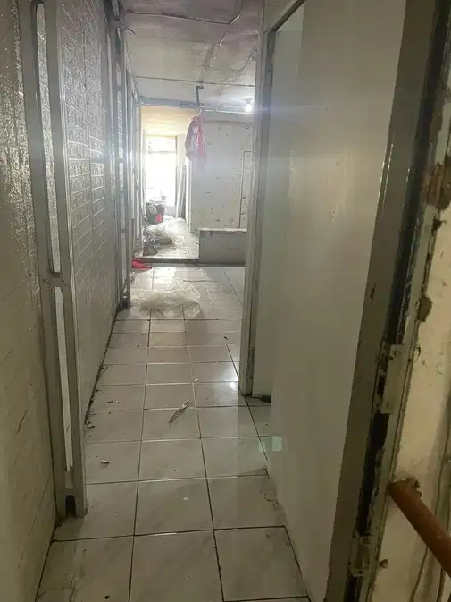 Желамбардағы кең 3.5 қабатты үй, 5x18м, 2 көлікке арналған автотұрақ