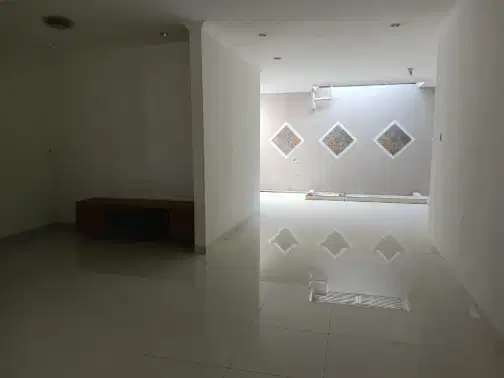 Дом с 3+1 спальнями в Legenda Wisata Cibubur