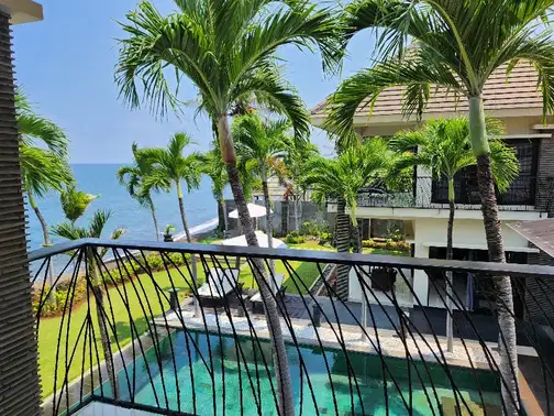 Fully Furnished Villa with 5 Bedrooms, Pool, and Beach View