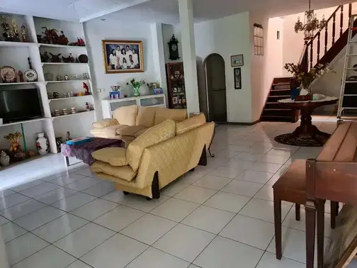 2-Story Corner House with Wide Land Near Facilities