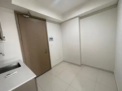 Compact 35m² Unfurnished Apartment