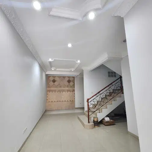 2.5-Story House in Sunter Bisma, Ready to Move In