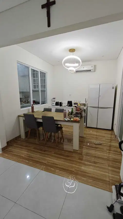 Hoek House Fully Furnished Ready to Move In at Lavon, Cikupa