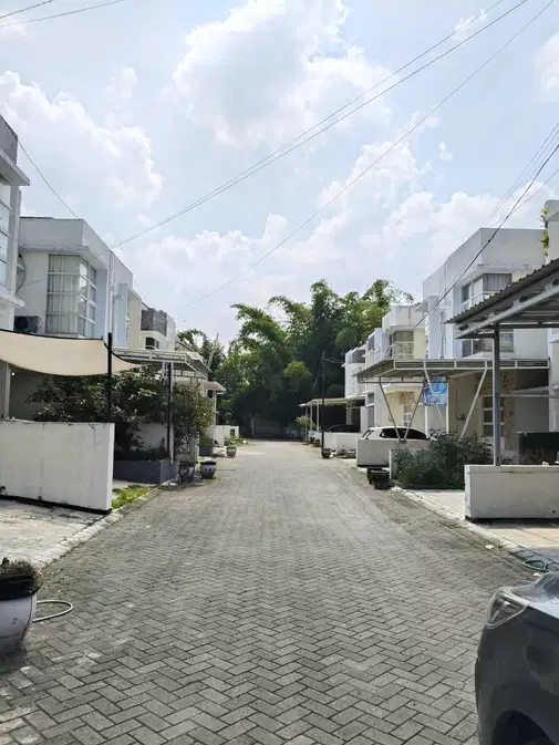 2-Story House Near UMM Malang with Pool, 2 Bedrooms, 2 Bathrooms