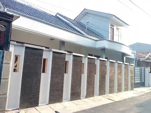 Newly Renovated House with Multiple Amenities