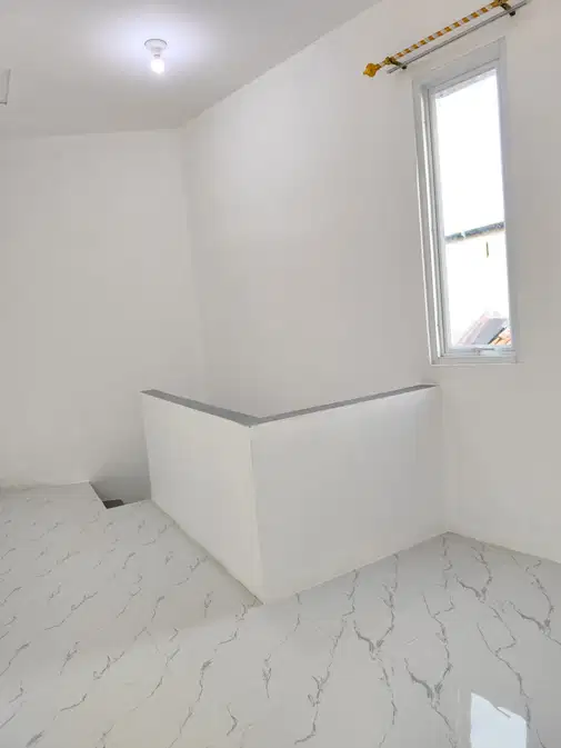 Compact Modern House Near Transportation and Key City Locations