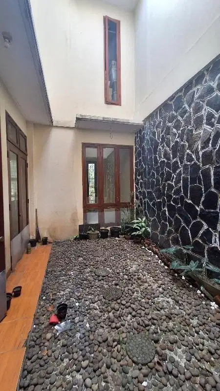 Fully Furnished House in Bintaro Jaya Sector 9