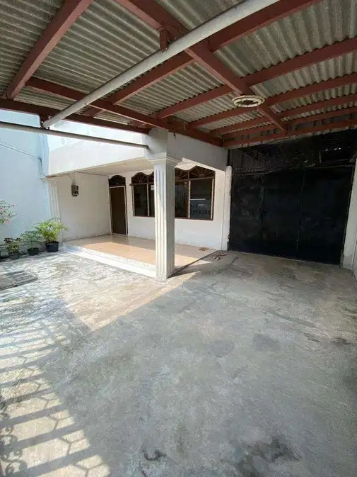 2-Story House in Jelambar, West Jakarta with 3 Bedrooms and Garage