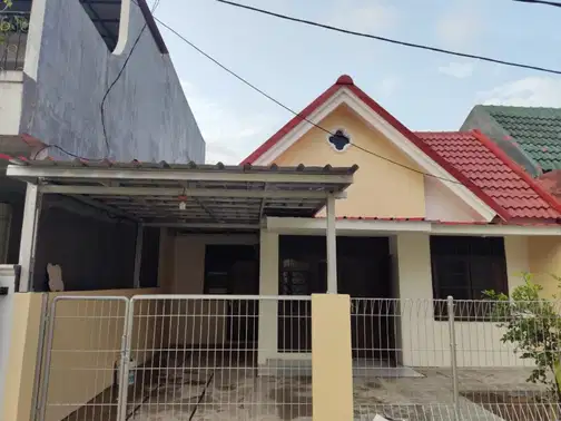 Taman Pulo Gebang-тағы бір қабатты үй, тәулік бойы қорғаумен, жақында жөнделген