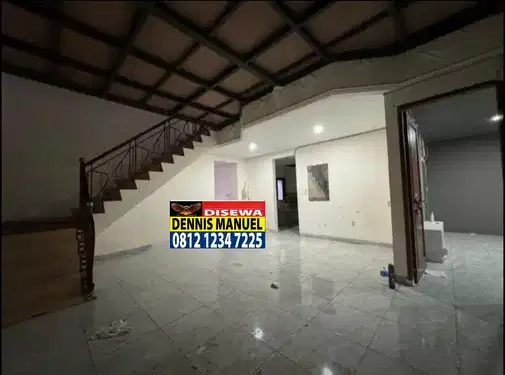 Duta Mas Jelambar кешеніндегі кең 2 қабатты үй