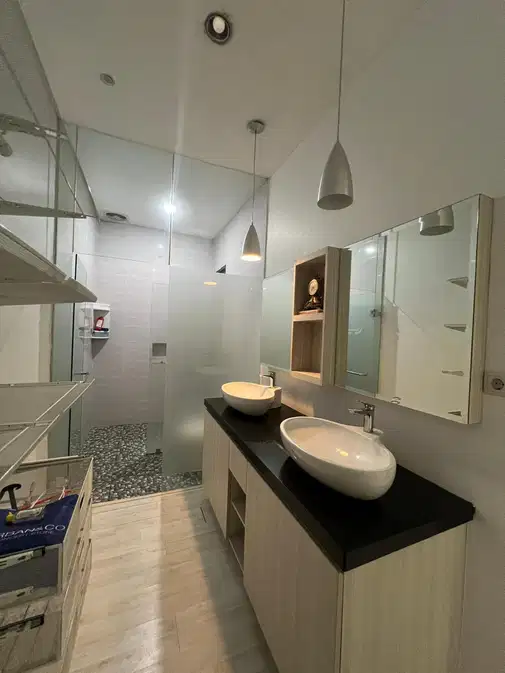 Furnished House at Green Lake, 6x15 Size