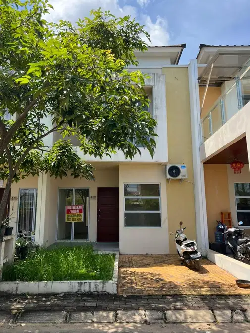 Townhouse near Pasir Putih Market, Mondial School, International Port