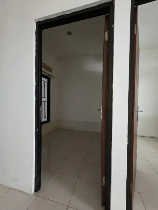 Cozy 2-Bedroom House, Corner Lot, Cool and Quiet Location