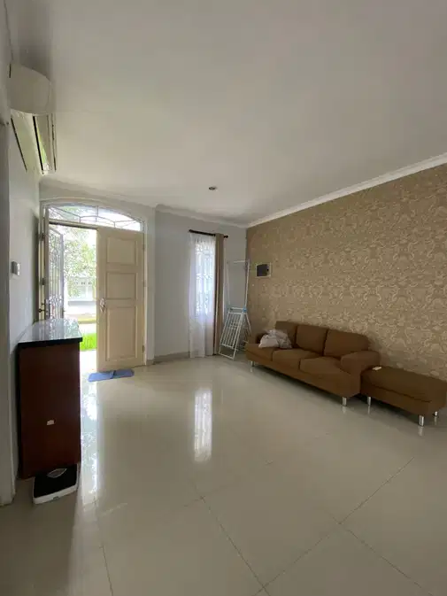 Luxurious Villa in Strategic Lippo Cikarang Location