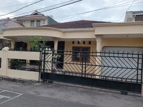 3-Bedroom House in West Jakarta with Parking and Garden