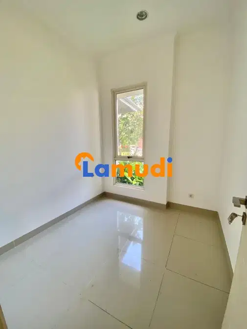 Spacious 4-Bedroom House with Multiple Amenities