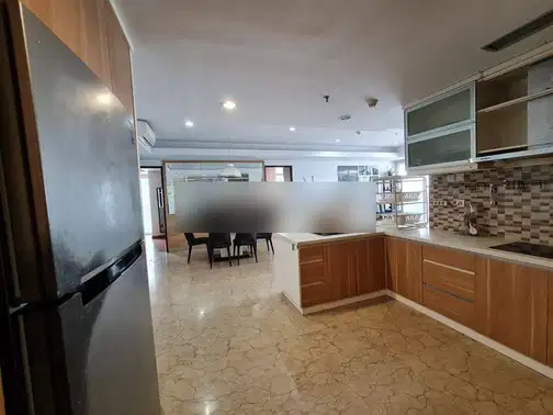 3 Bedroom Apartment at Royale Springhill Kemayoran with Golf View