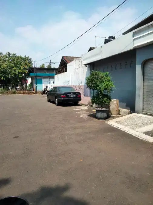 Secure Residential Compound House with 24-Hour Security