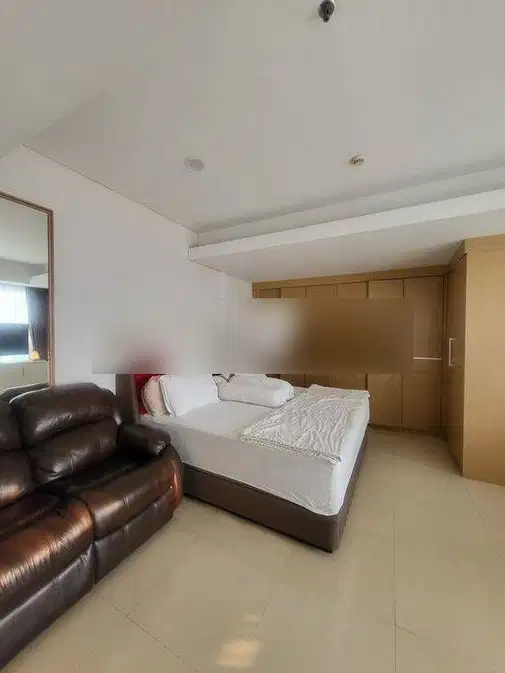 Royale Springhill 3 BR Apartment in Kemayoran with Multiple Facilities