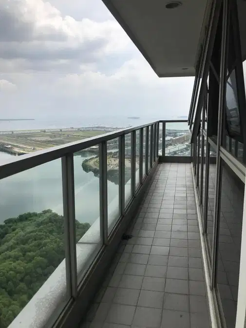 Gold Coast 3-Bedroom Furnished Apartment