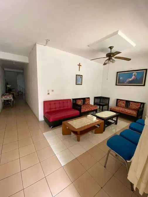 2-Story House in Jelambar, West Jakarta with 3 Bedrooms and Garage