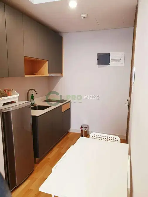 Modern 2-Bed High Floor Apartment Near Malls