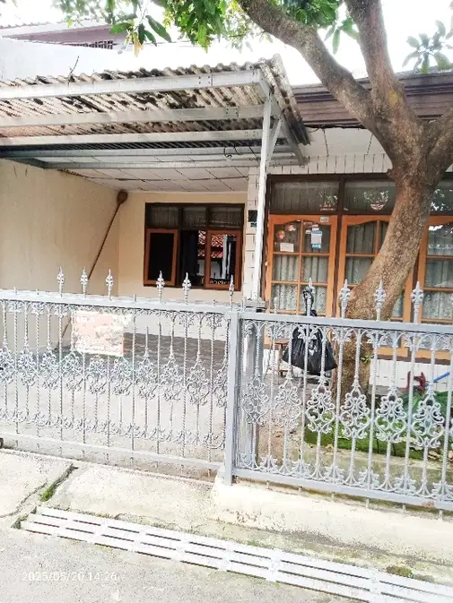 Ready to Move In House with Car Access