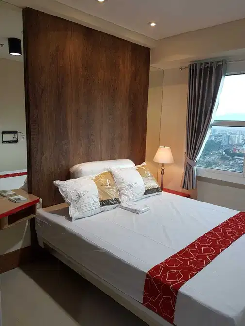 Furnished 1-Bedroom Apartment with Pool View on 8th Floor