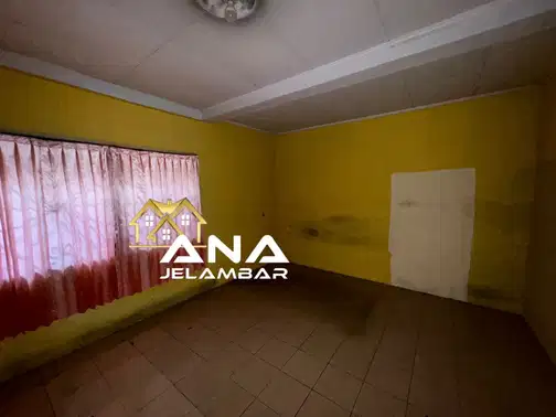 2-Story House in Jelambar, West Jakarta with 3 Bedrooms and Garage
