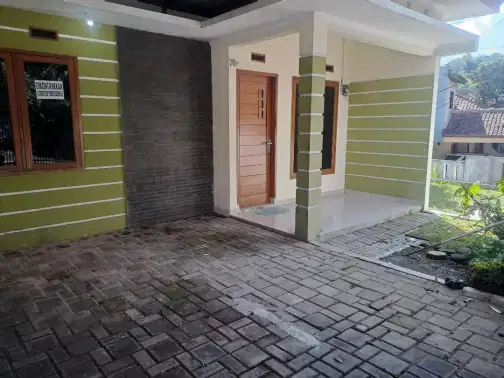 Comfortable Residential House in Bumi Pasundan Complex, Bandung