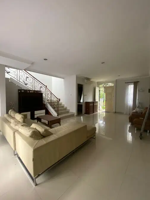 Luxurious Villa in Strategic Lippo Cikarang Location