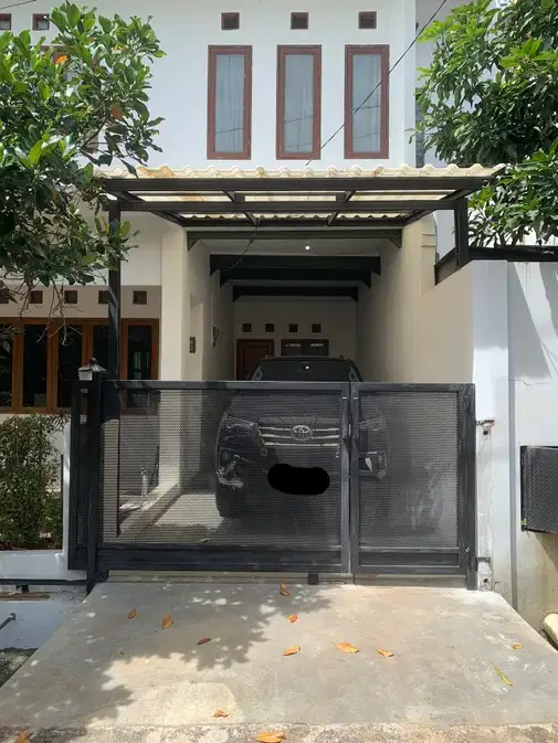 Spacious 4-Bedroom House in Bintaro Jaya Cluster Flaminggo